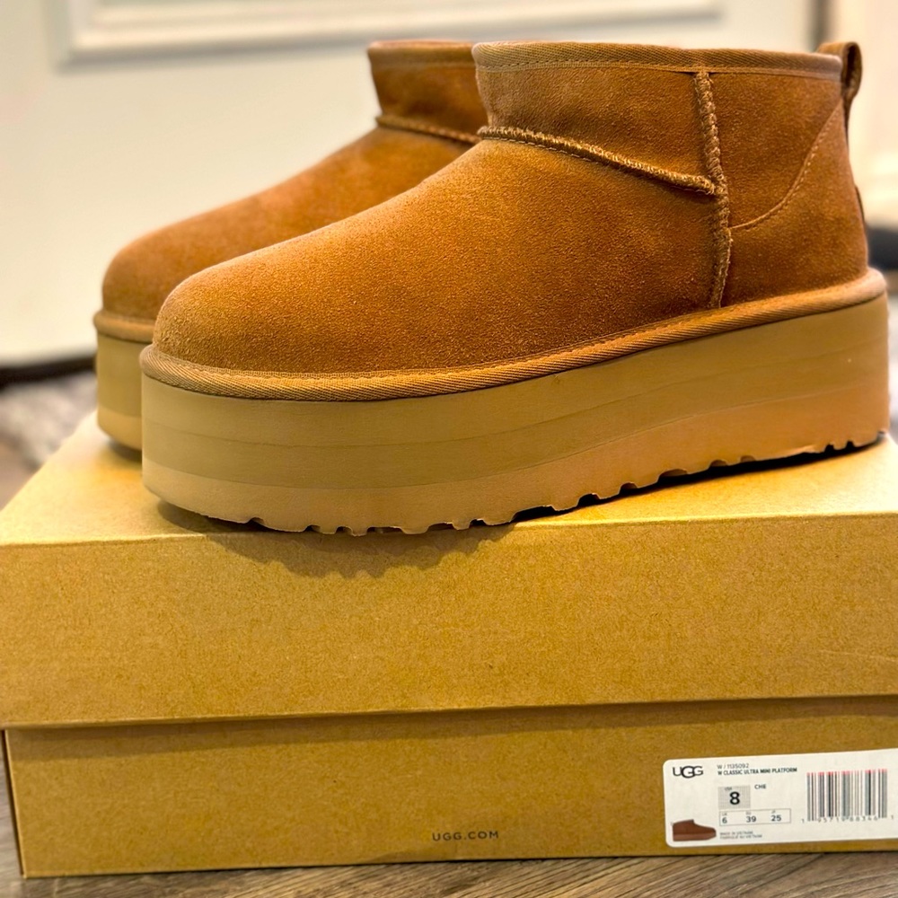 UGG Classic Ultra Mini Platform (Chestnut) Size Women 8 US